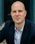 Jonathan Schat Headshot